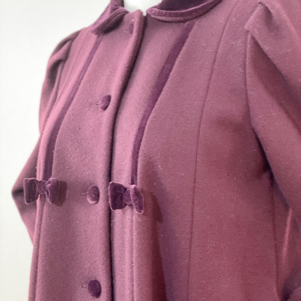 Vintage Rothschild Burgundy Coat with Bows. Dry Cleaned. - Picture 8 of 15